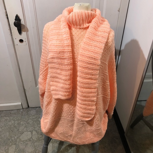 Peach 🍑 Sweater with scarf - Picture 4 of 7